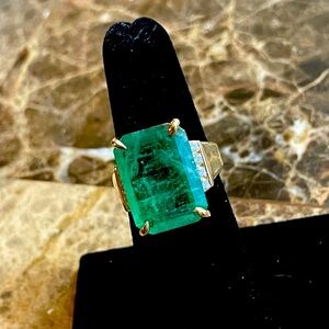 9.13 ct Natural Emerald and Diamond Ring